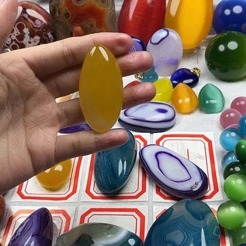 玛瑙/玉髓耳钉未镶嵌