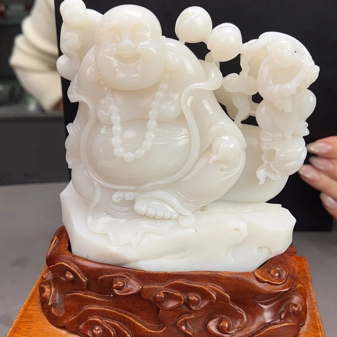 龙***天和田玉未镶嵌摆件