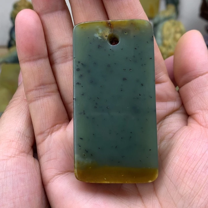 【闪购商品】岫岩河磨玉（透闪石质玉）吊坠未镶嵌巴**合