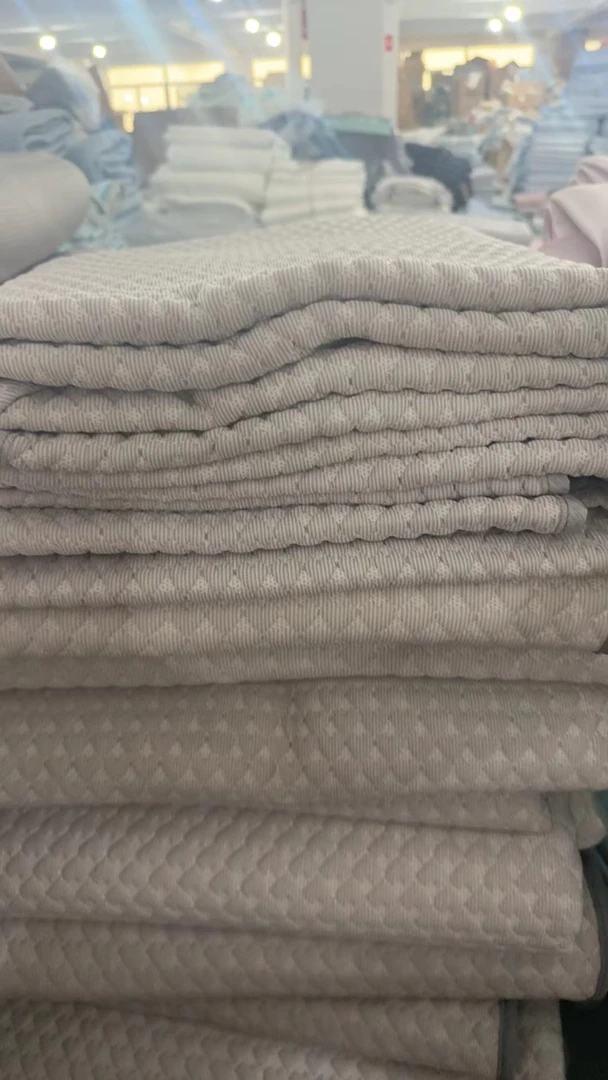 浅灰爱心冰豆豆六边形冰感丝凉感软凉席180×200包边颜色不分