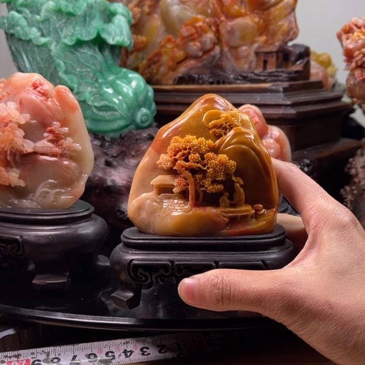 田黄石香山访友摆件