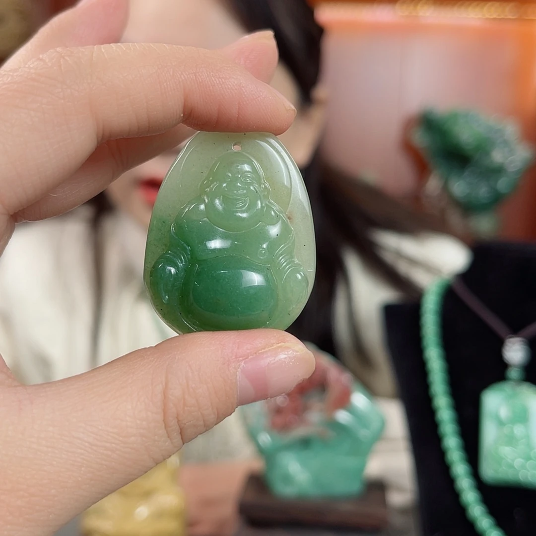 密玉(石英质玉)颈饰未镶嵌