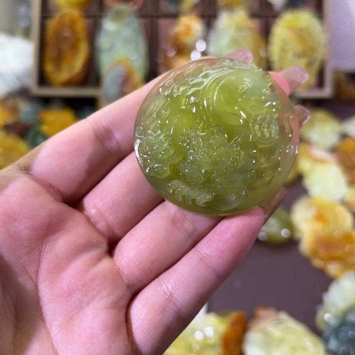 未镶嵌蛇纹石玉颈饰