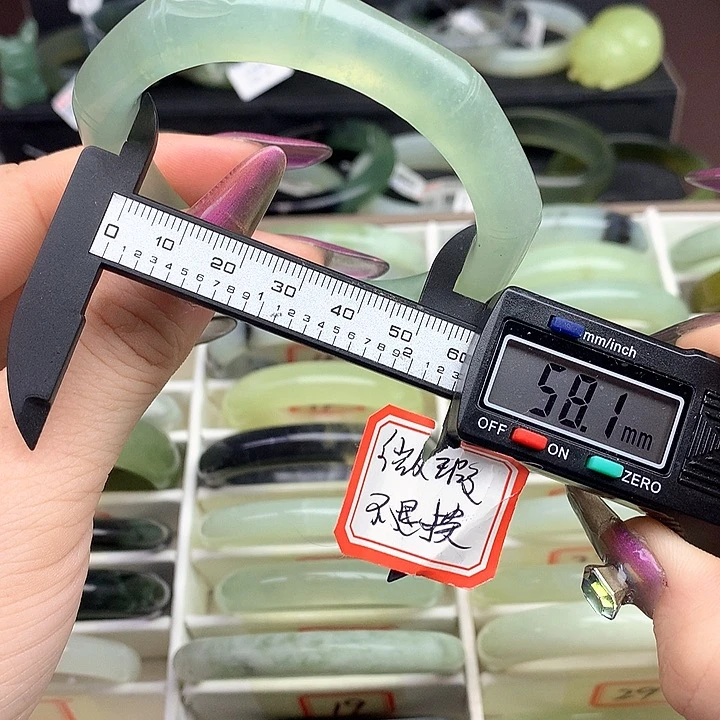 蛇纹石玉手镯未镶嵌9