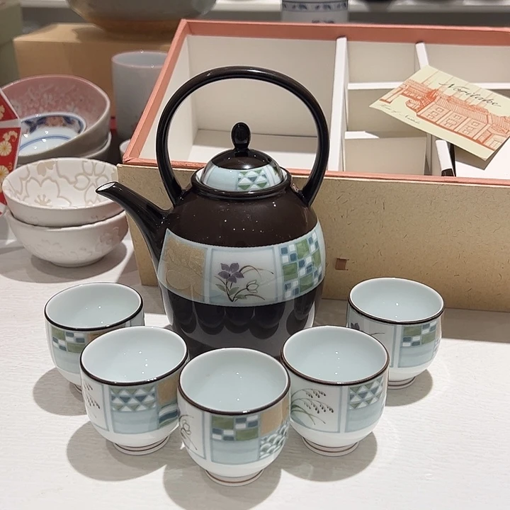 @***常瓷大牌一壶五杯稀少画片超美超润