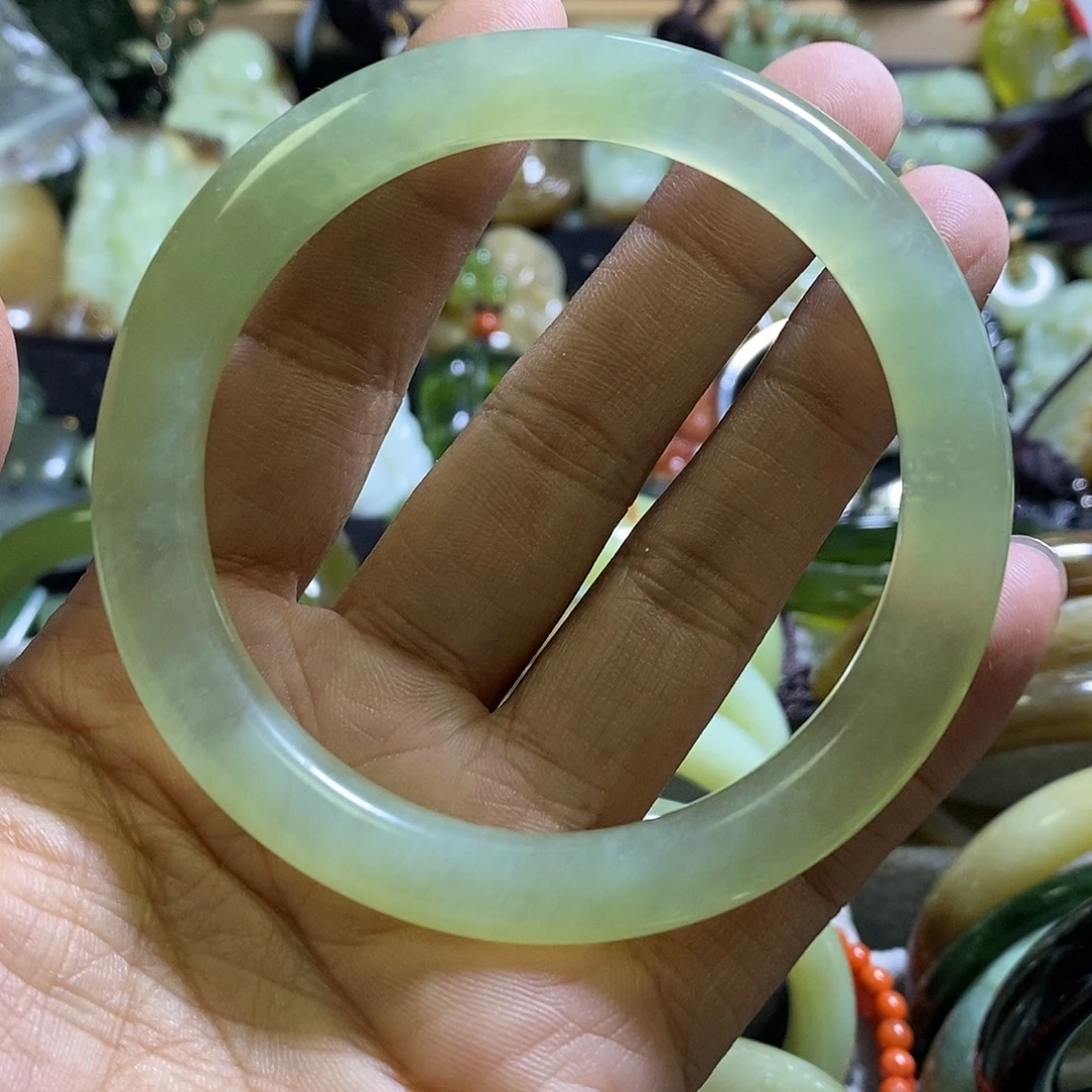 岫玉未镶嵌手镯62口径