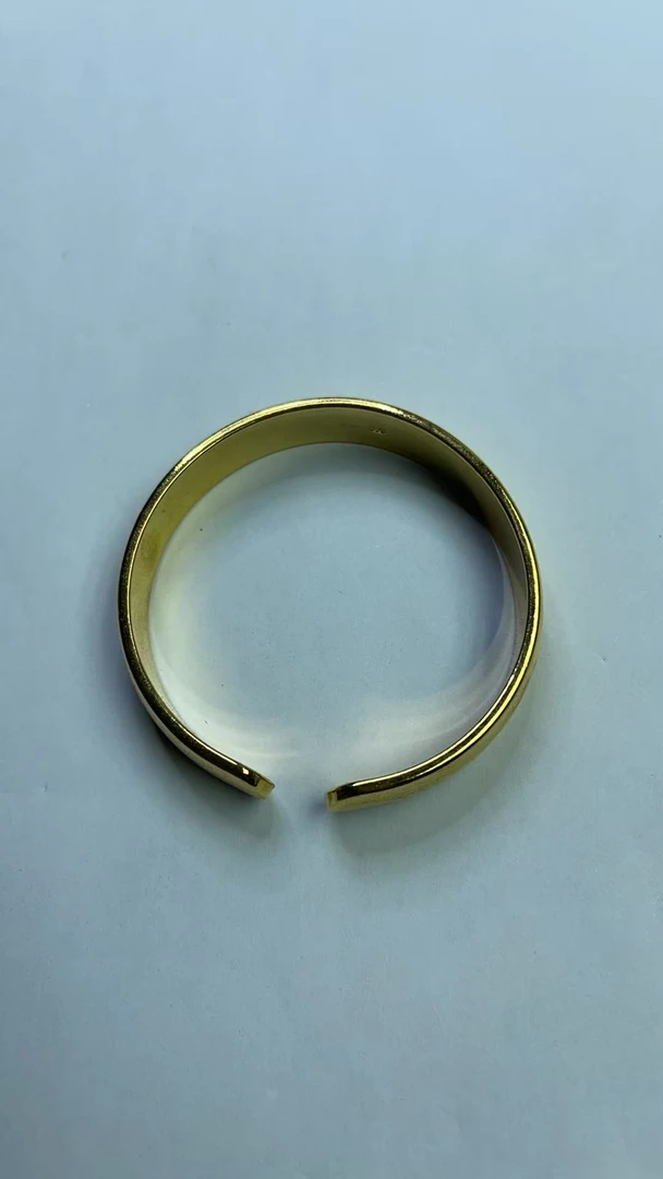 （典藏臻品)时尚百搭经典手镯A302