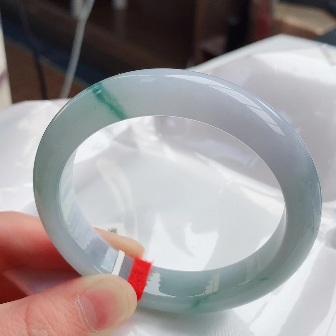 翡翠手镯未镶嵌天然翡翠A货