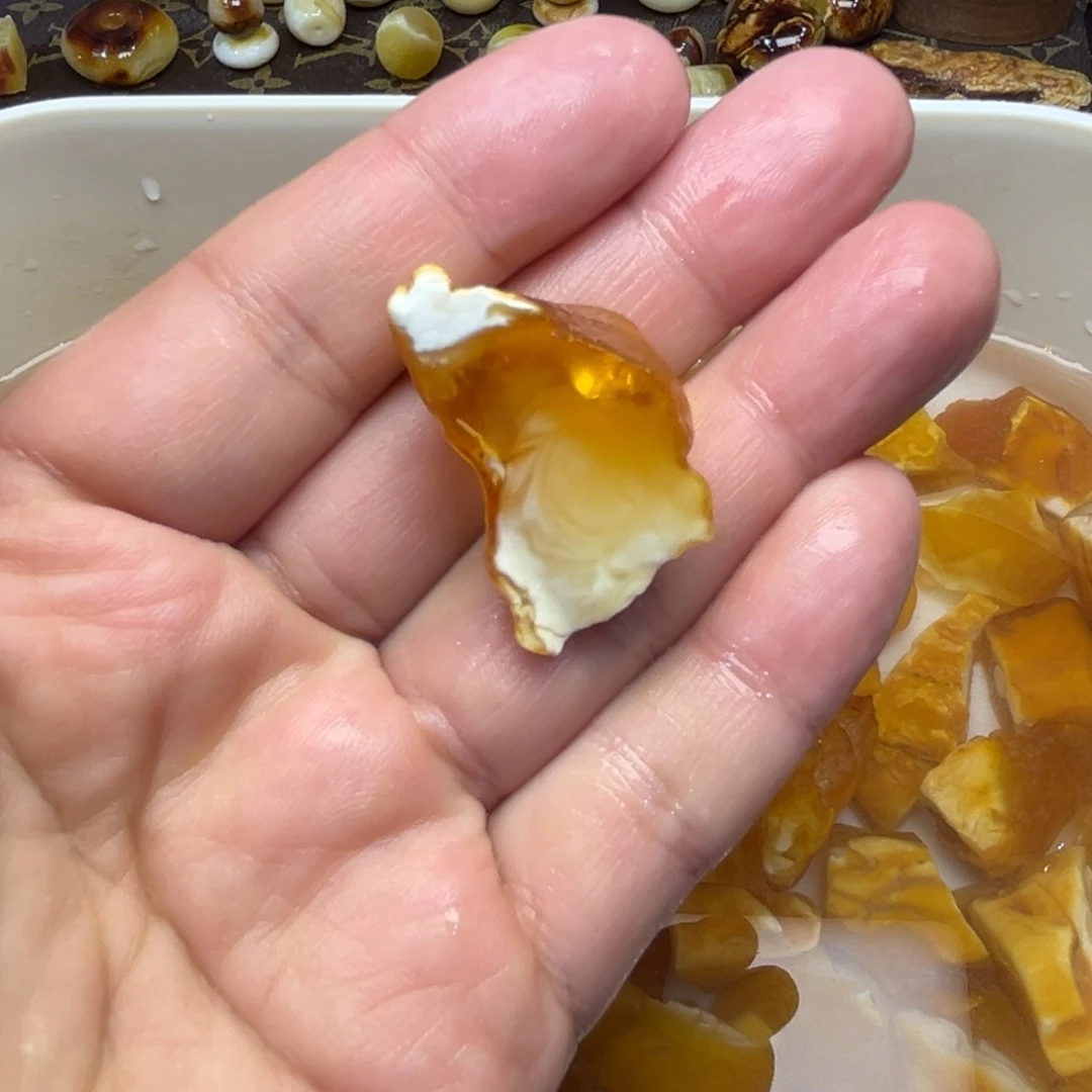人***梦定制琥珀未镶嵌圆珠