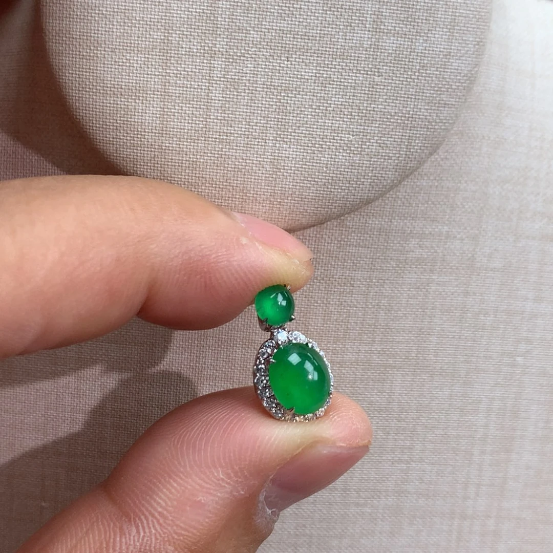 翡翠未镶嵌颈饰蛋面