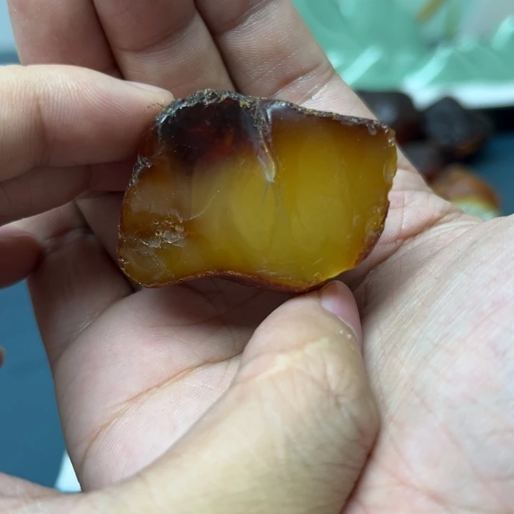 定制琥珀未镶嵌此***通定制琥珀蜜蜡未镶嵌