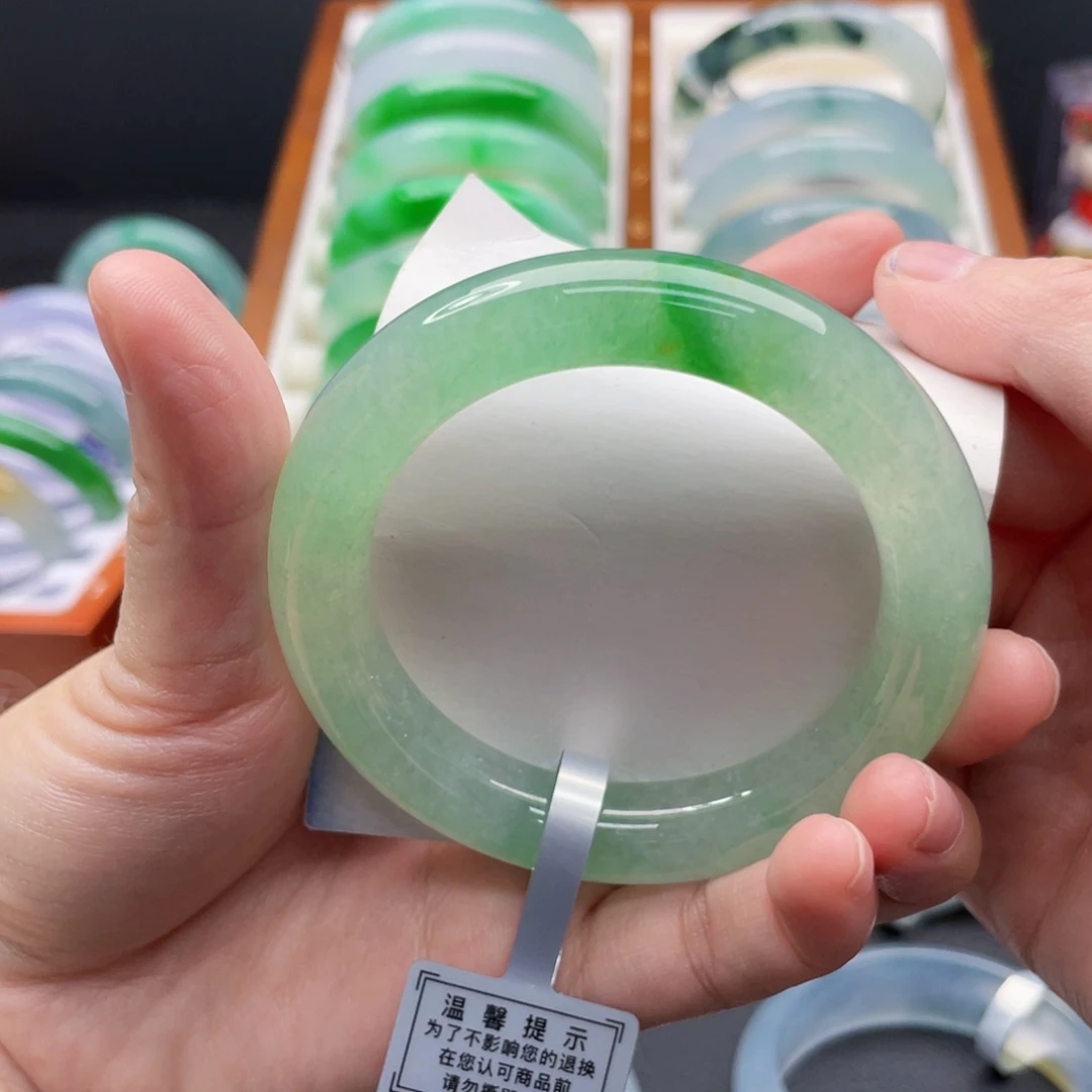 未镶嵌手镯翡翠50.7冰绿