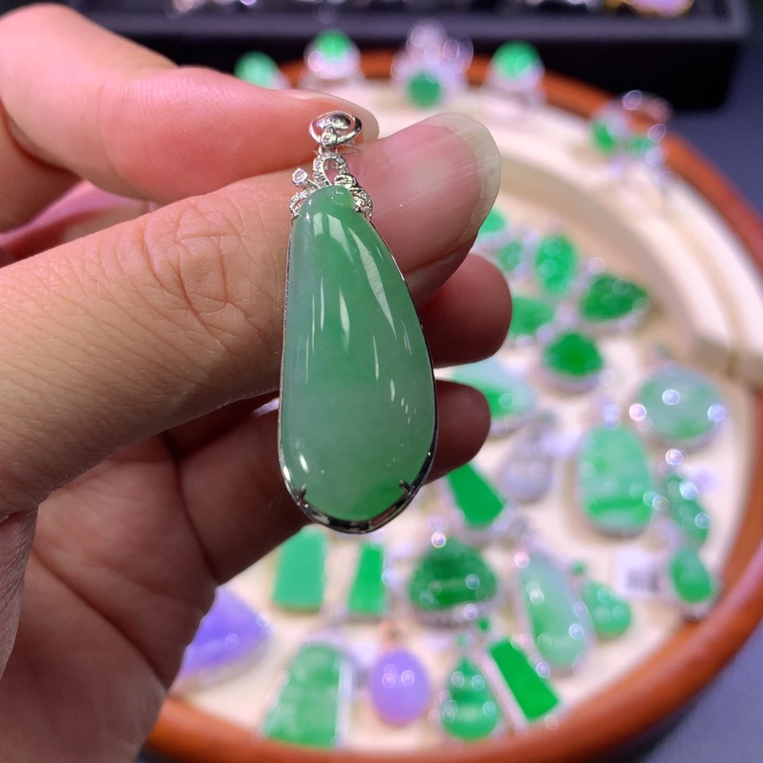 翡翠18K金镶嵌吊坠(不含链)