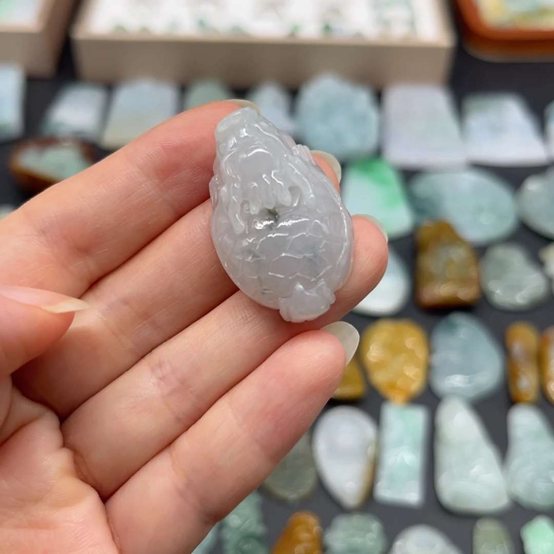 翡翠未镶嵌颈饰龙龟