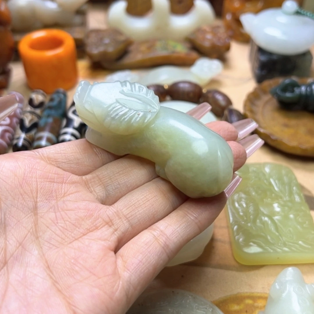【闪购商品】蛇纹石玉颈饰未镶嵌
