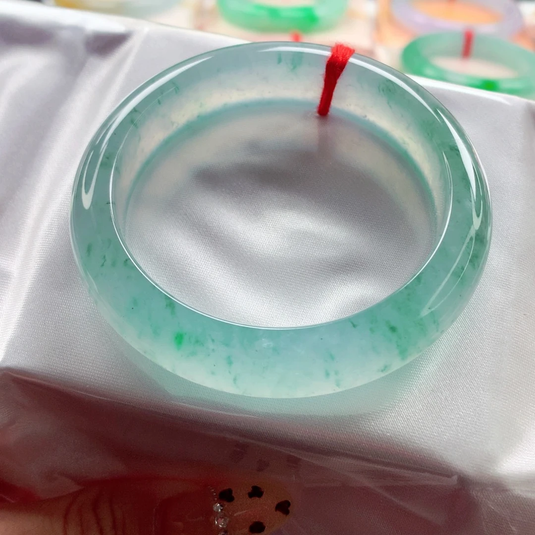 翡翠未镶嵌手镯52 特色冰川蓝飘绿 种色兼备 灵