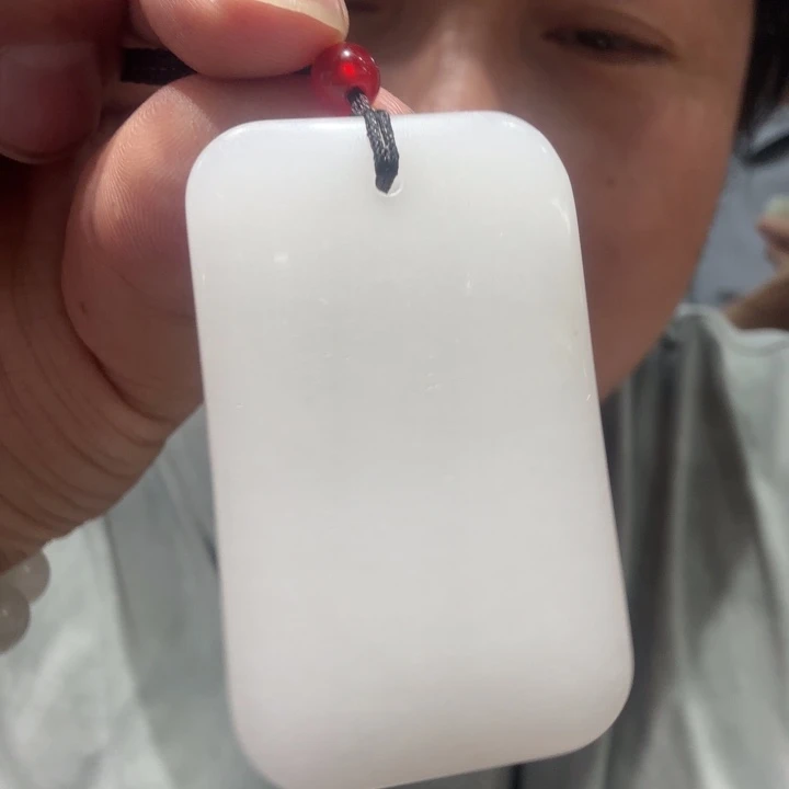石英岩玉未镶嵌颈饰