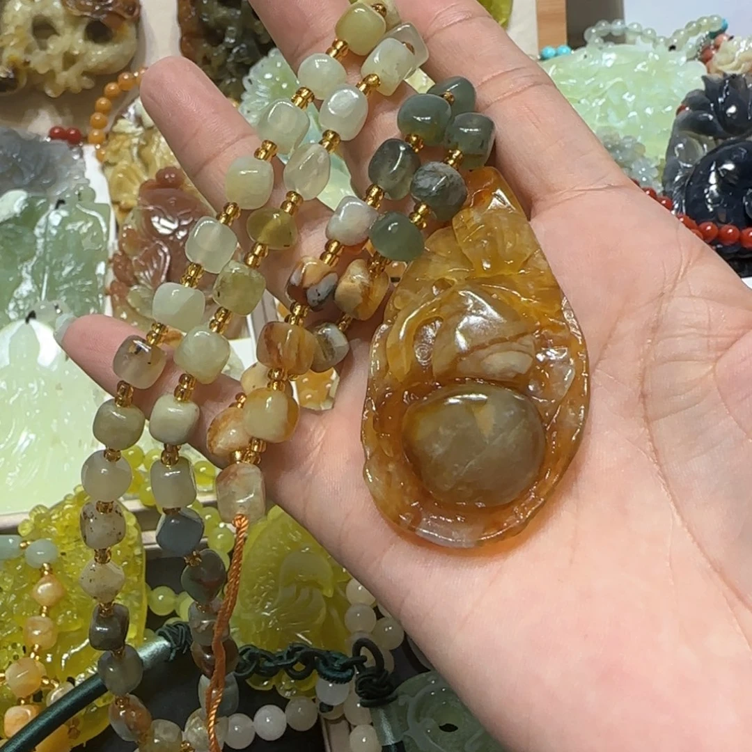 未镶嵌蛇纹石玉吊坠