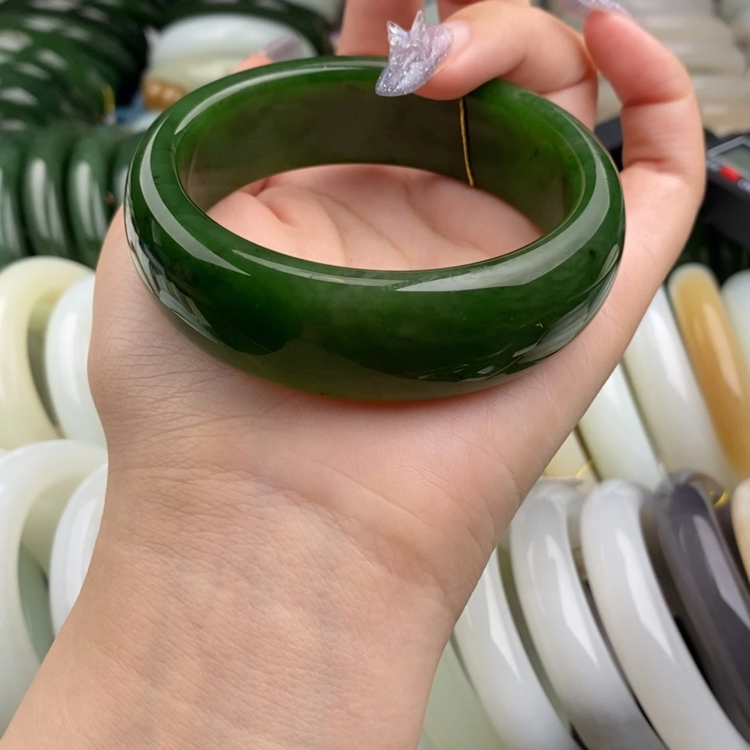 和田玉手镯未镶嵌和田玉手镯