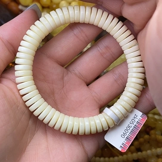 未镶嵌琥珀珠宝奇石