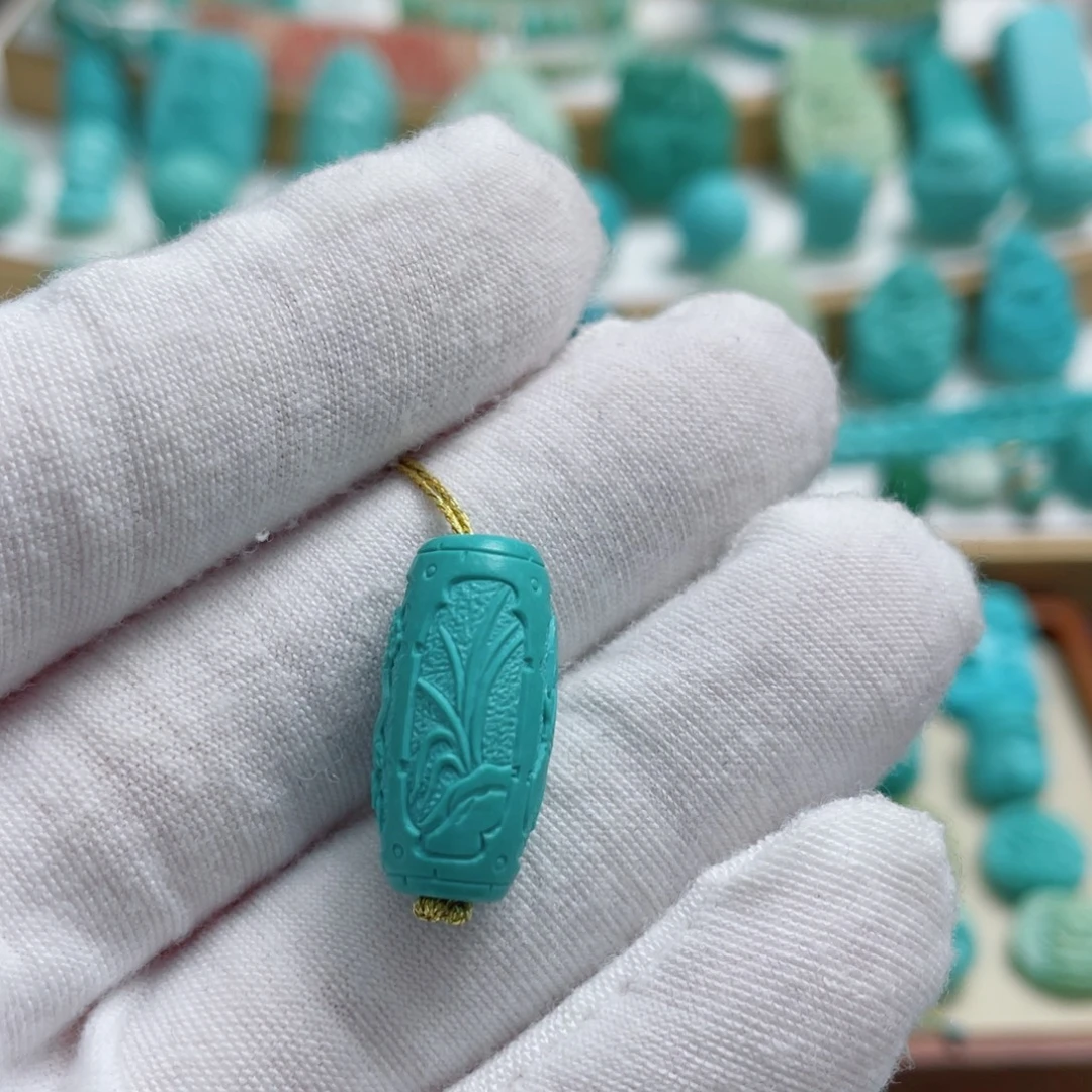 绿松石未镶嵌珠宝奇石