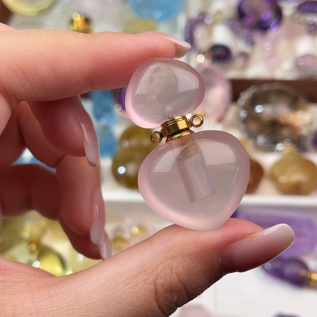 水晶颈饰未镶嵌张*麟天然水晶吊坠024