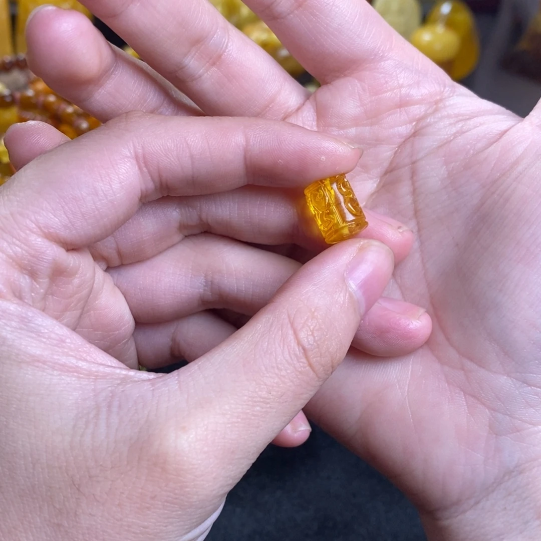 琥珀未镶嵌珠宝奇石