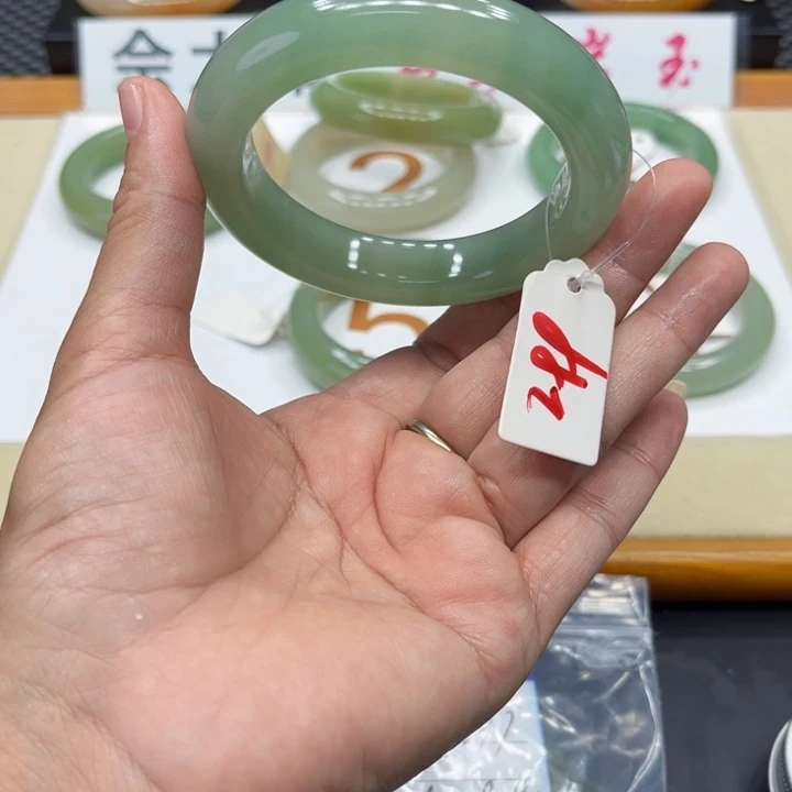 未镶嵌手镯石英质玉幸**儿
