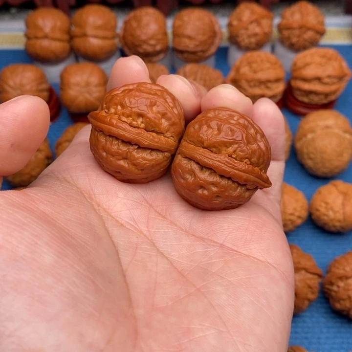 文玩核桃把件虎头