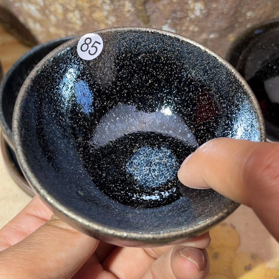 茶盏义兴龙窑坚持真柴烧落灰烧