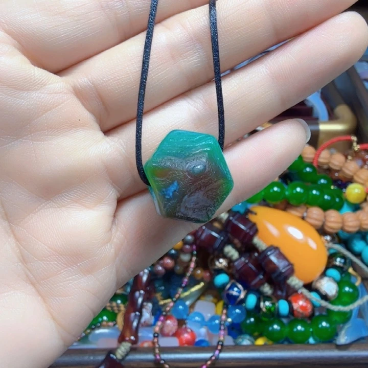 玛瑙/玉髓未镶嵌手镯炎灿好物专属链接