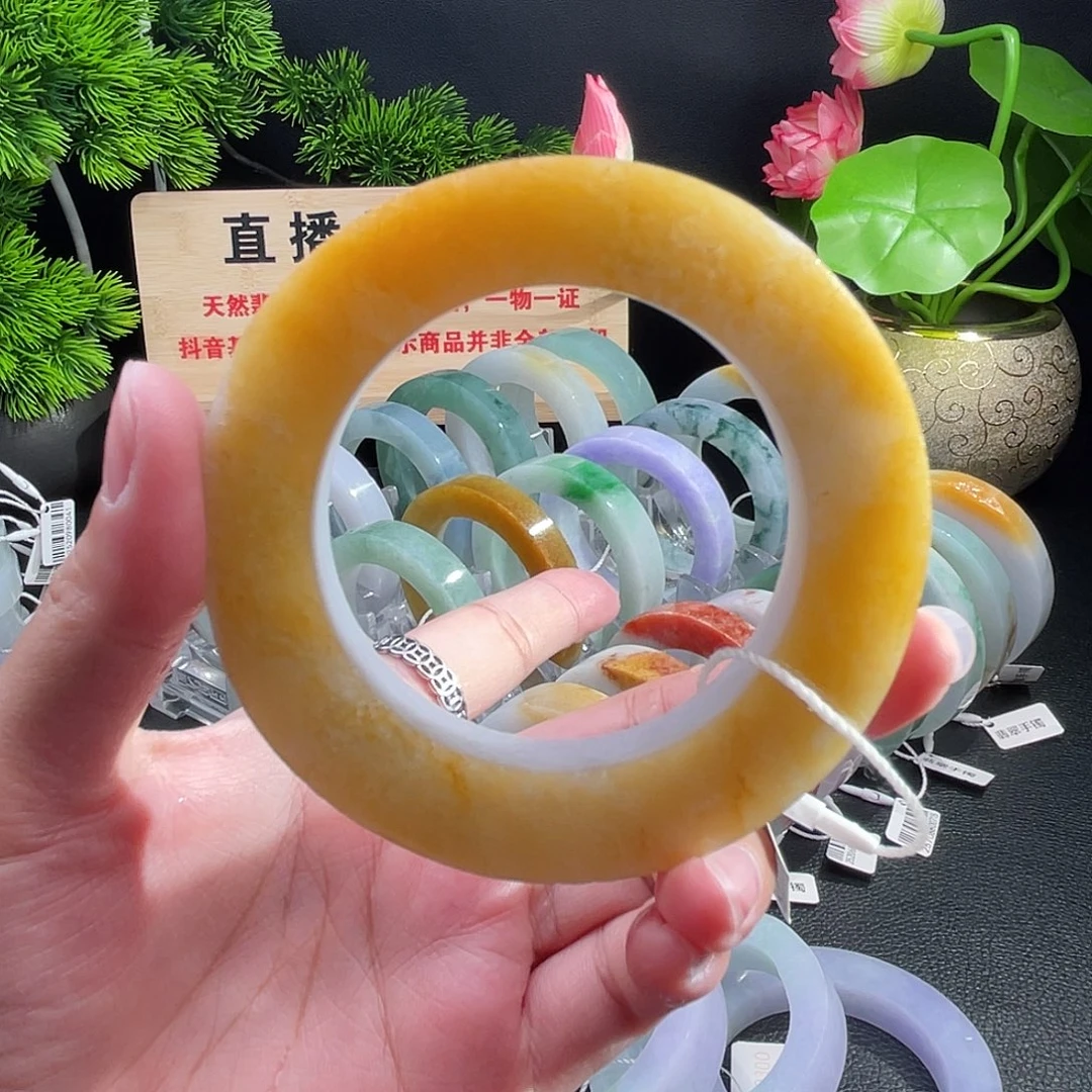 未镶嵌翡翠手镯定制翡翠