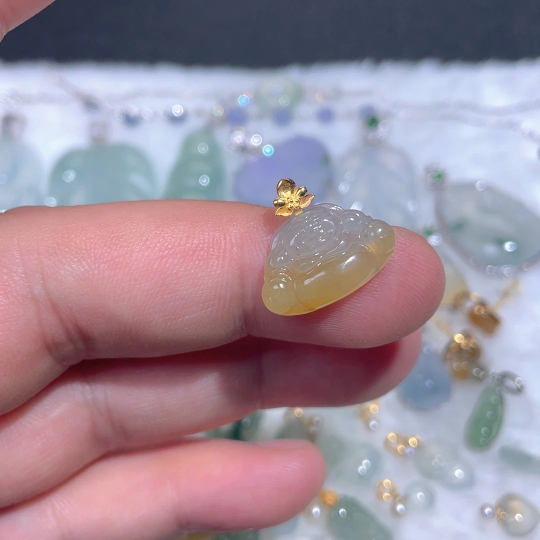 颈饰18K金镶嵌翡翠