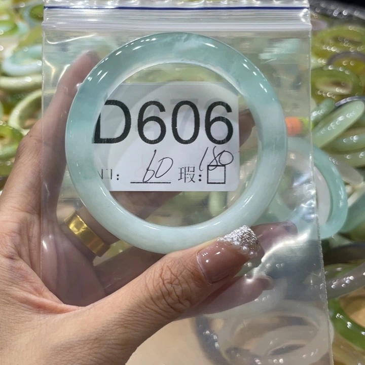 未镶嵌蛇纹石玉手镯奶****y