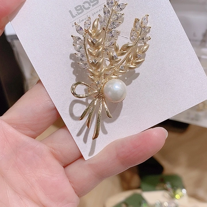铜合金锆石复古麦穗胸针