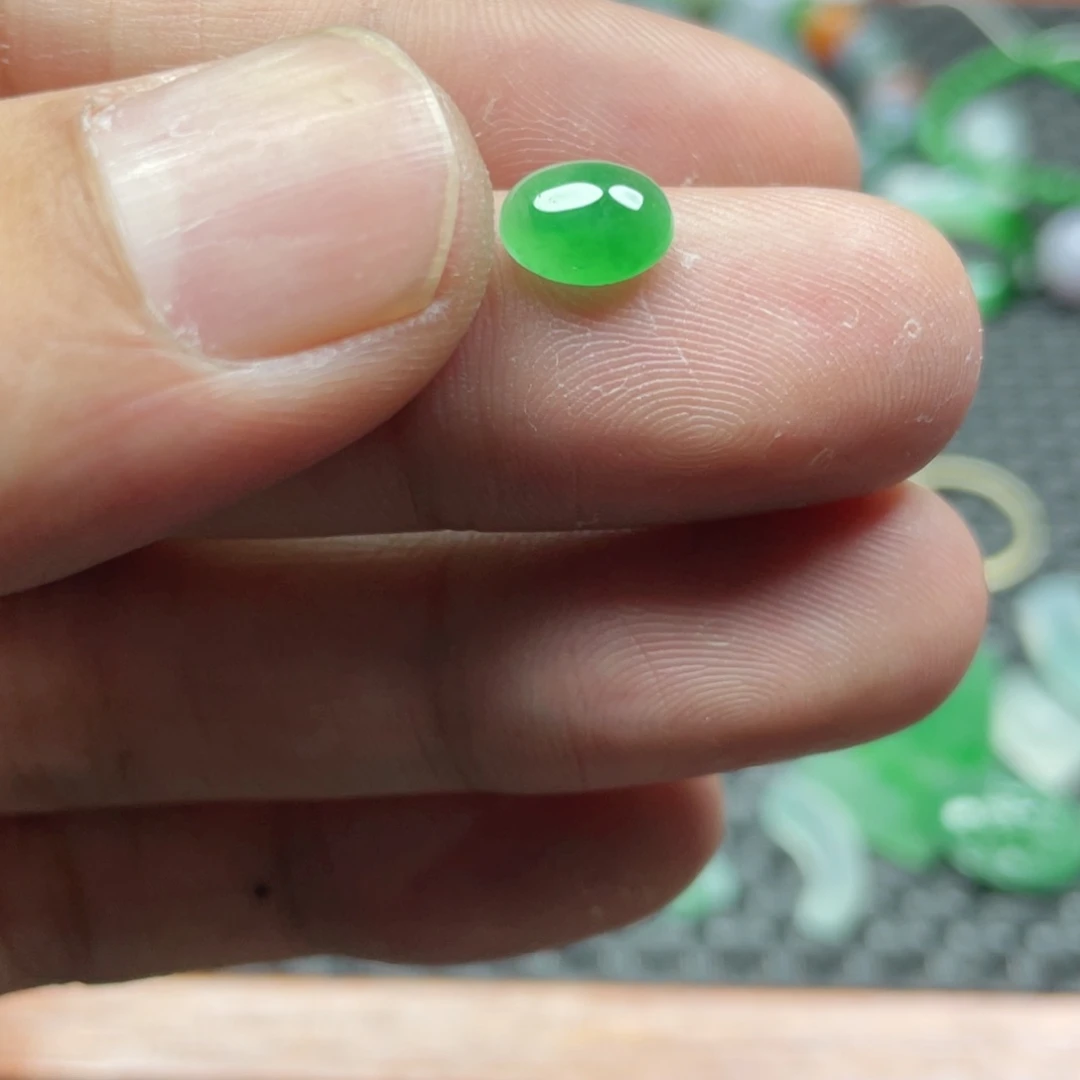 翡翠手链未镶嵌翡翠