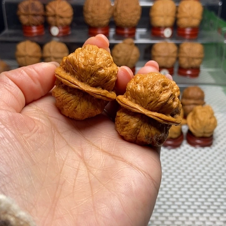 文玩核桃把件9龙鳞舍利疙瘩包