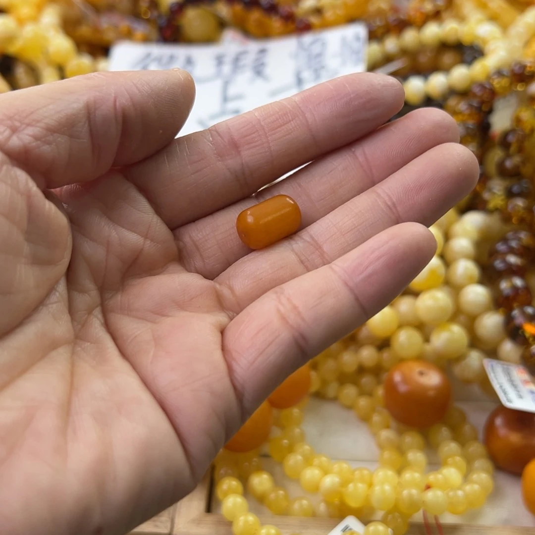 琥珀珠宝奇石未镶嵌
