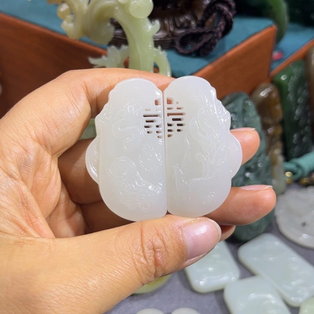 盲***盒和田玉未镶嵌颈饰