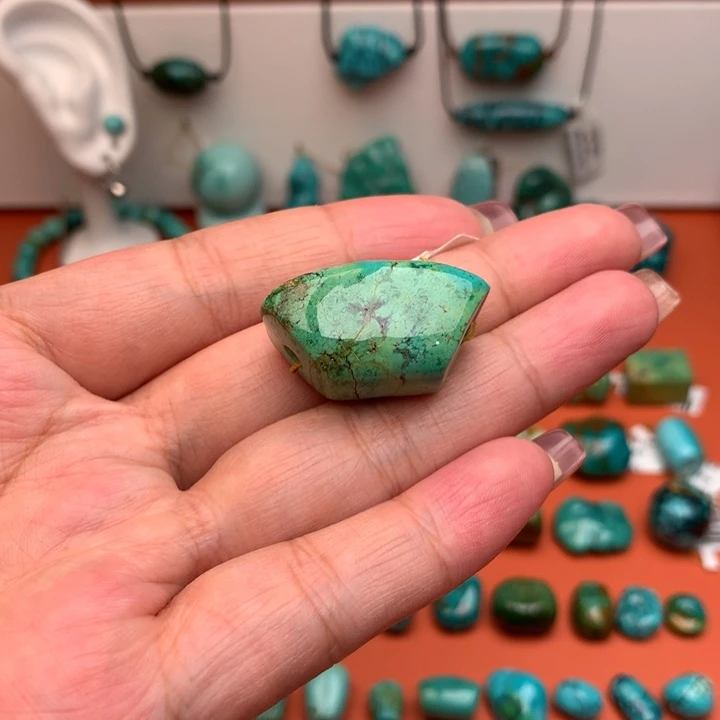 绿松石未镶嵌珠宝奇石