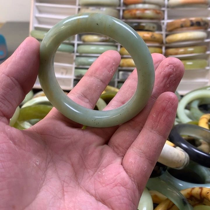 蛇纹石玉手镯未镶嵌羞*