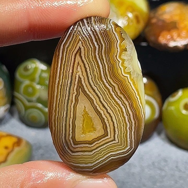 未镶嵌玛瑙/玉髓珠宝奇石