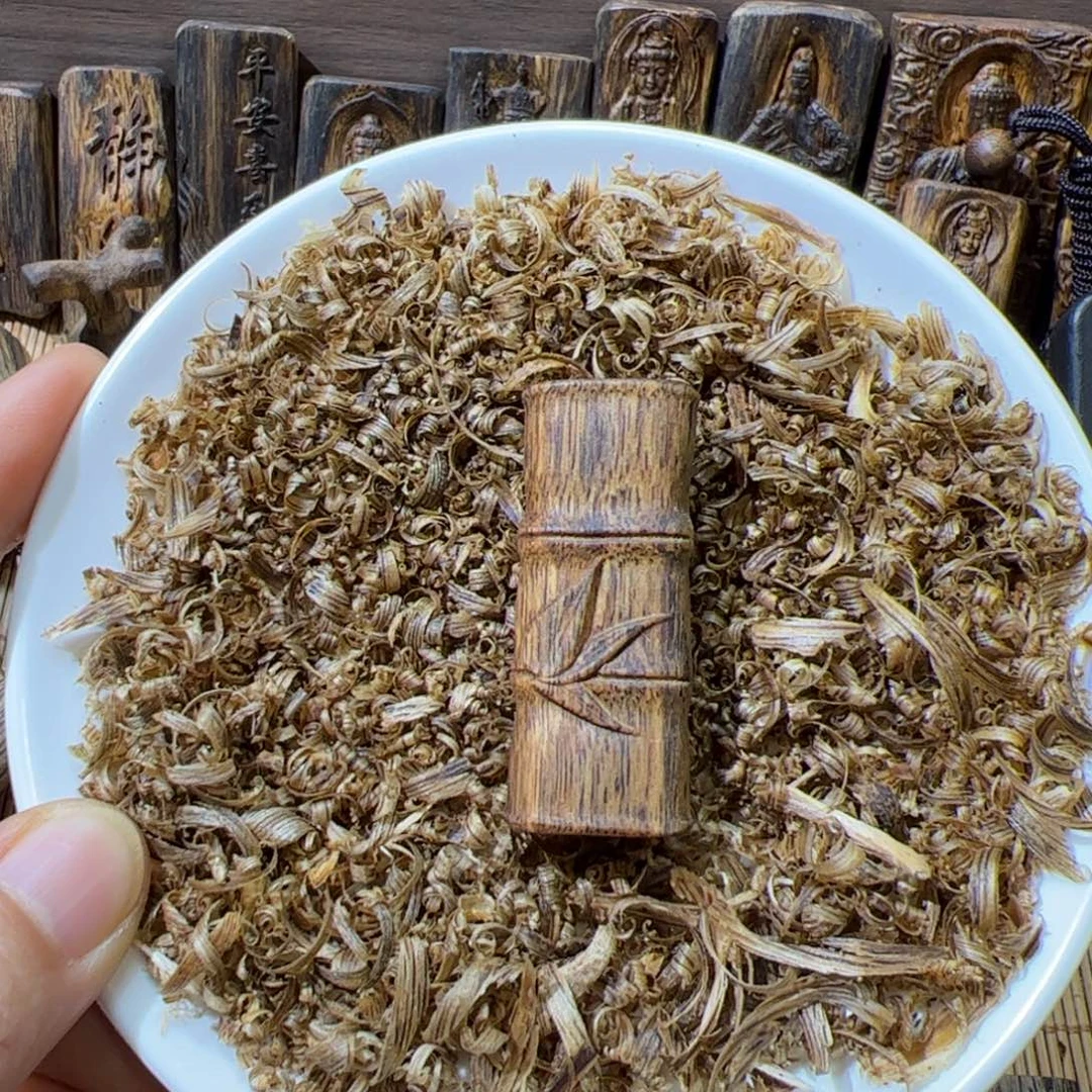 沉香碎屑沉香乌身雕刻4.8克