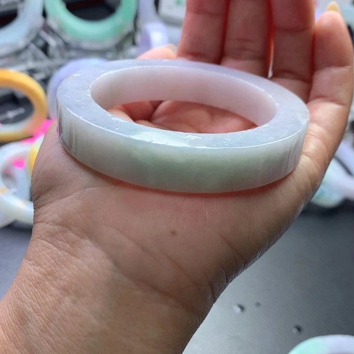 未镶嵌翡翠手镯定制翡翠