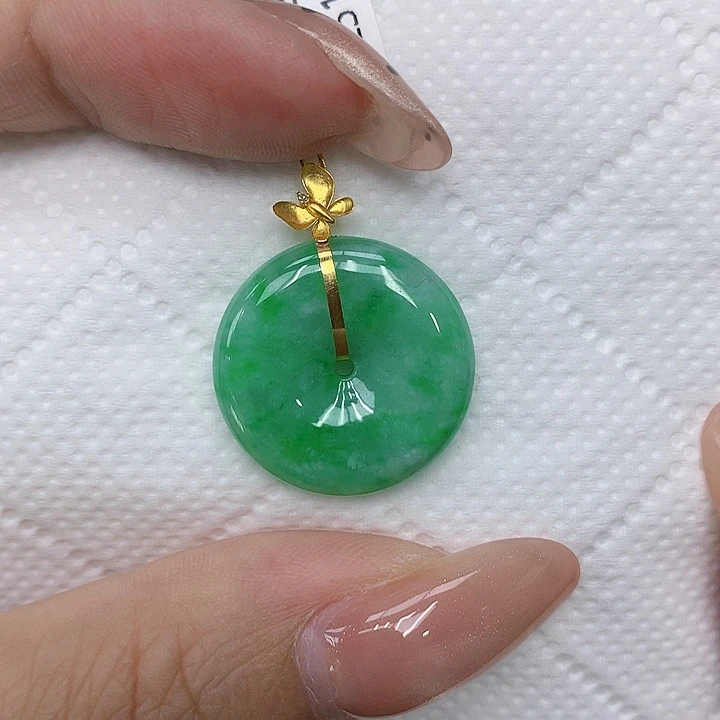 颈饰18K金镶嵌翡翠