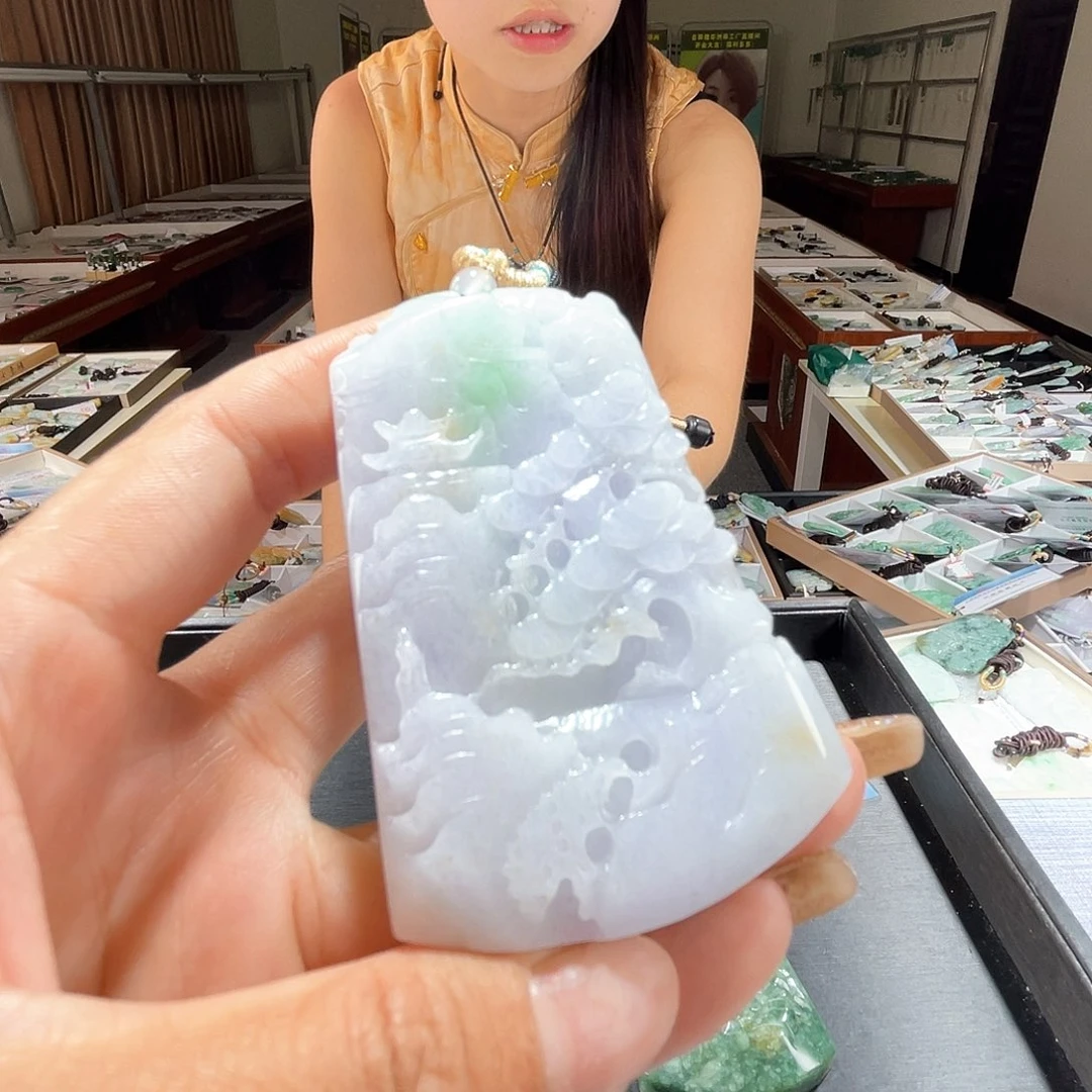 翡翠未镶嵌颈饰一