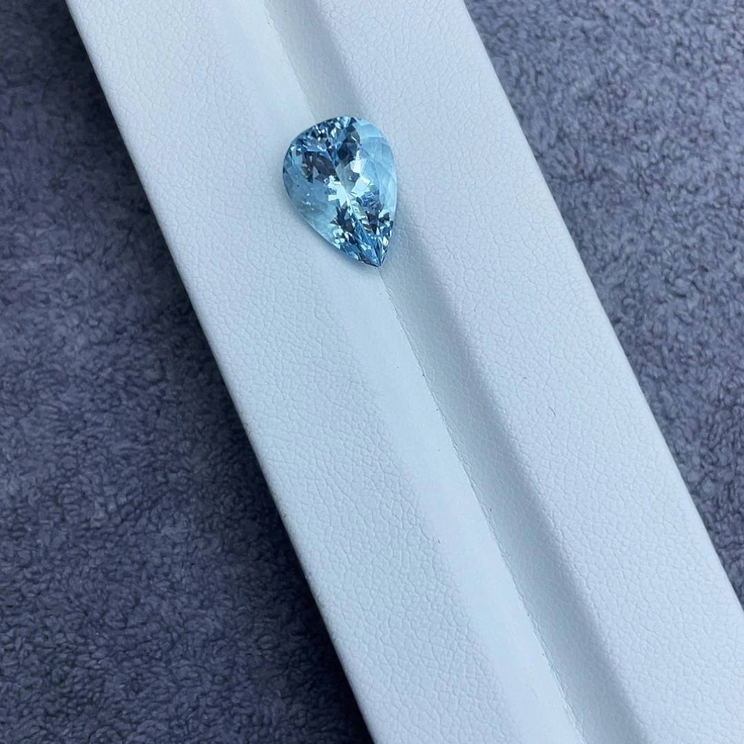 海蓝宝石裸石4.02Ct。