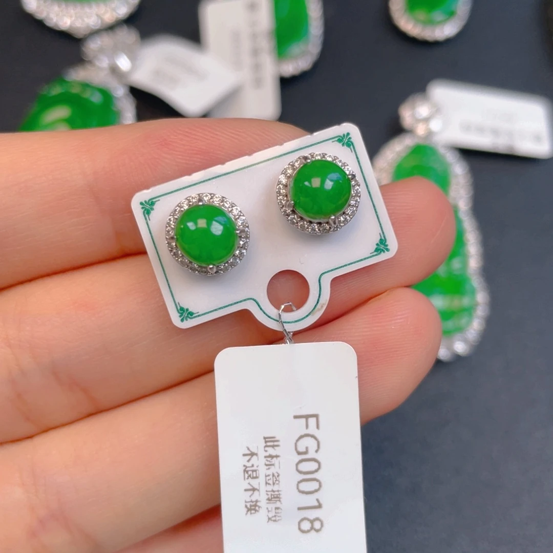 【闪购商品】颈饰银S925镶嵌翡翠