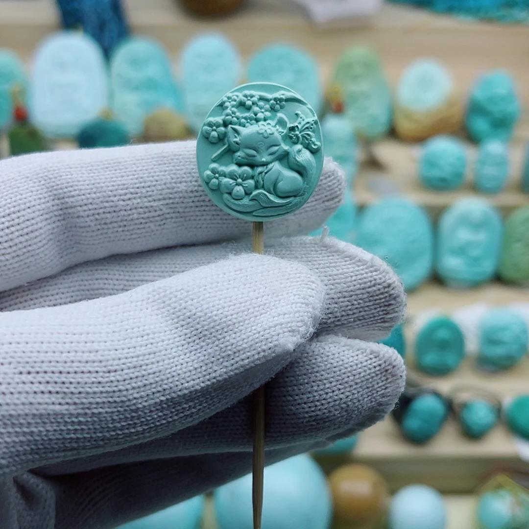 绿松石未镶嵌珠宝奇石