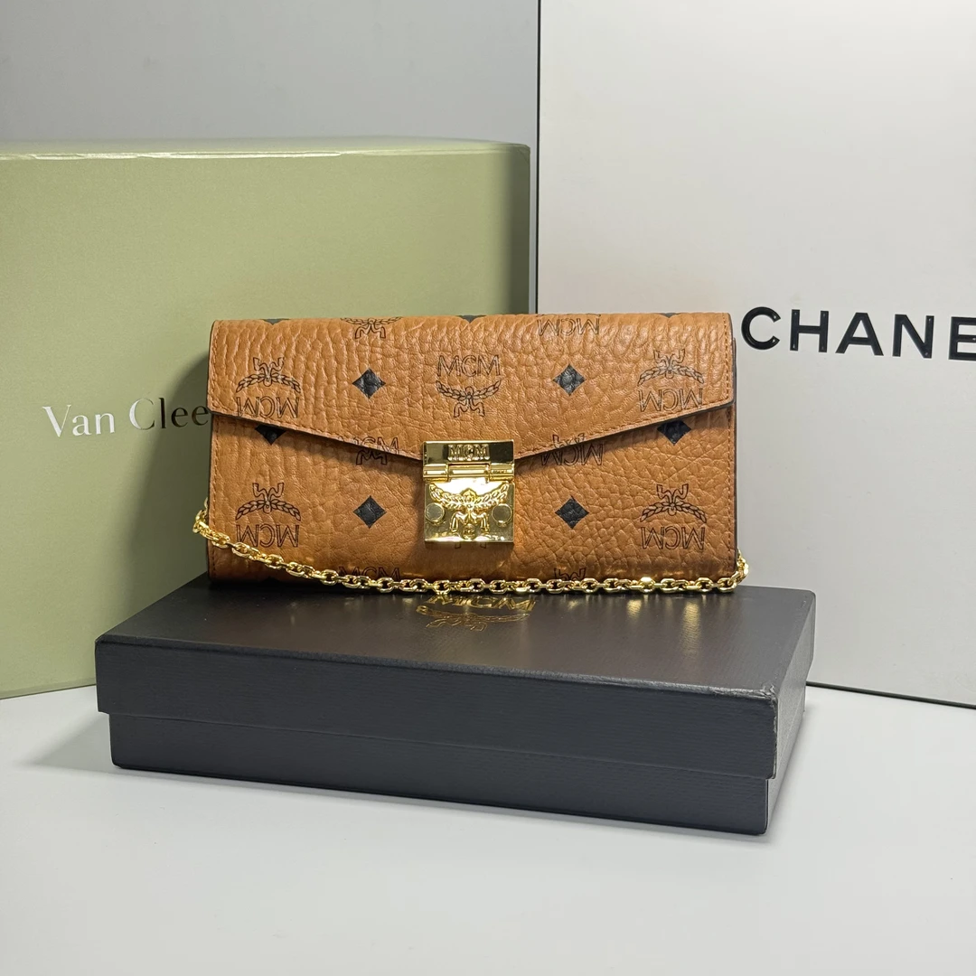 99新 MCM 闲置品 MCM干邑色信封斜挎包 小号